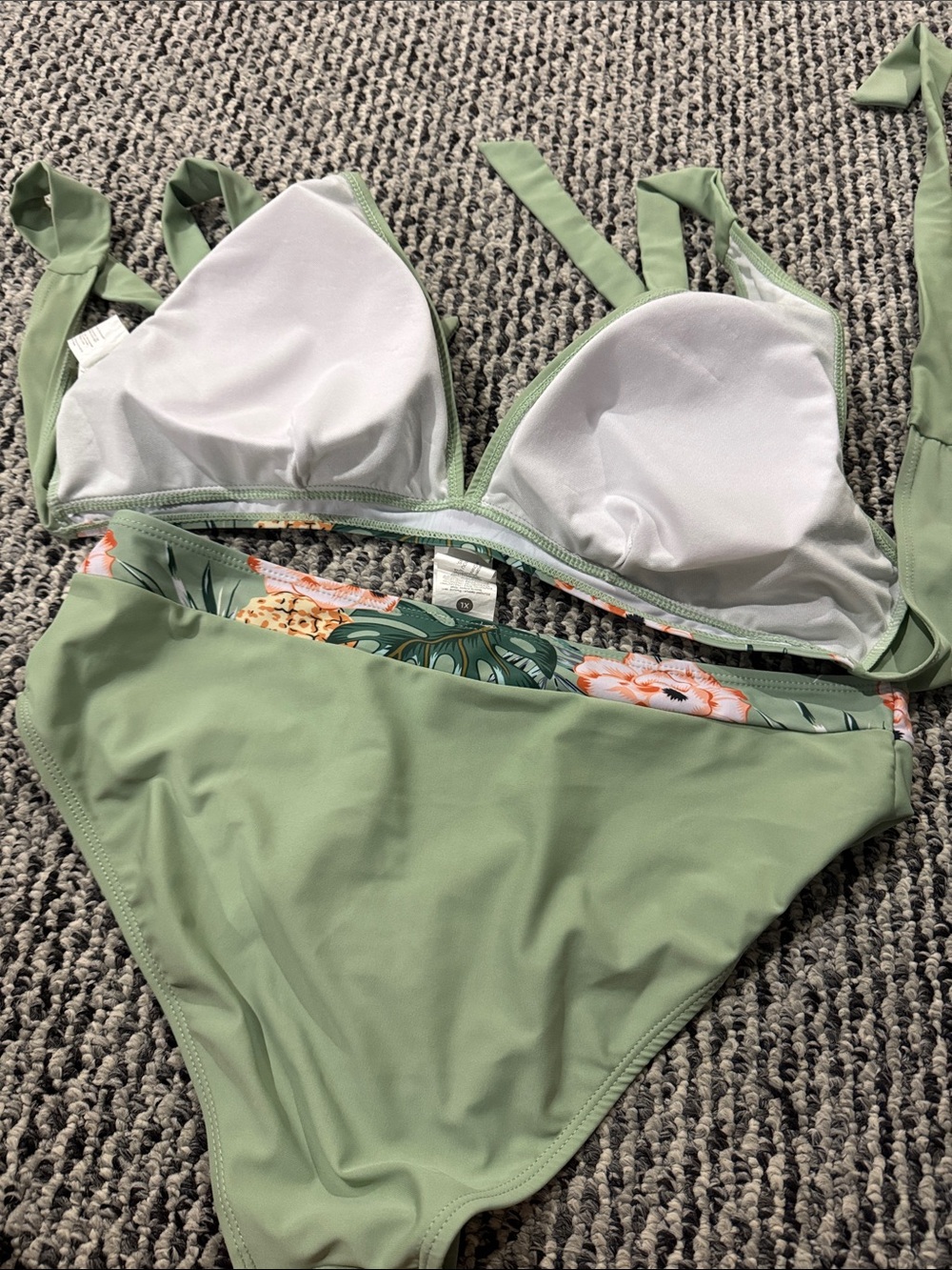 Bathing Suit Set - Picture 6 of 7